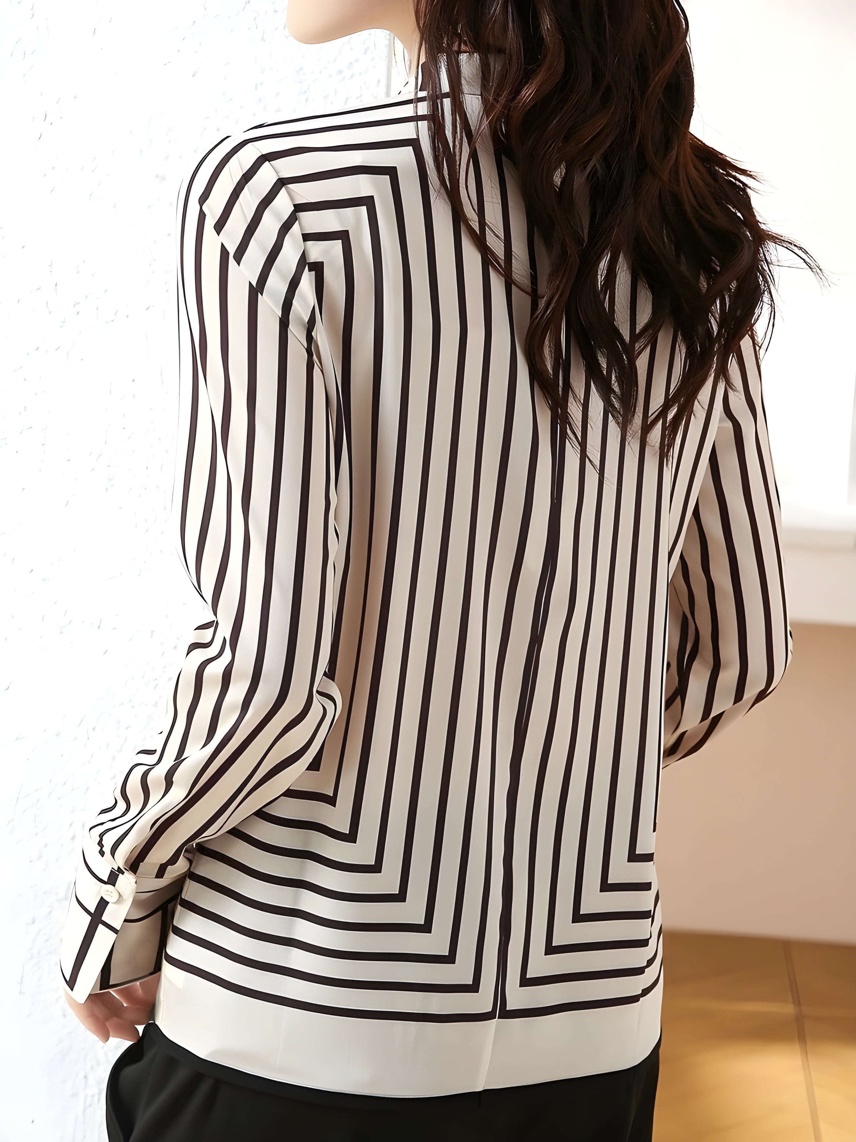 Elegancia Vertical™ - Blusa Estampada